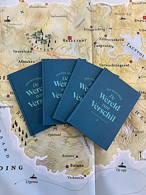 MapsTell - 4x Reis door de Wereld van Verschil Boek